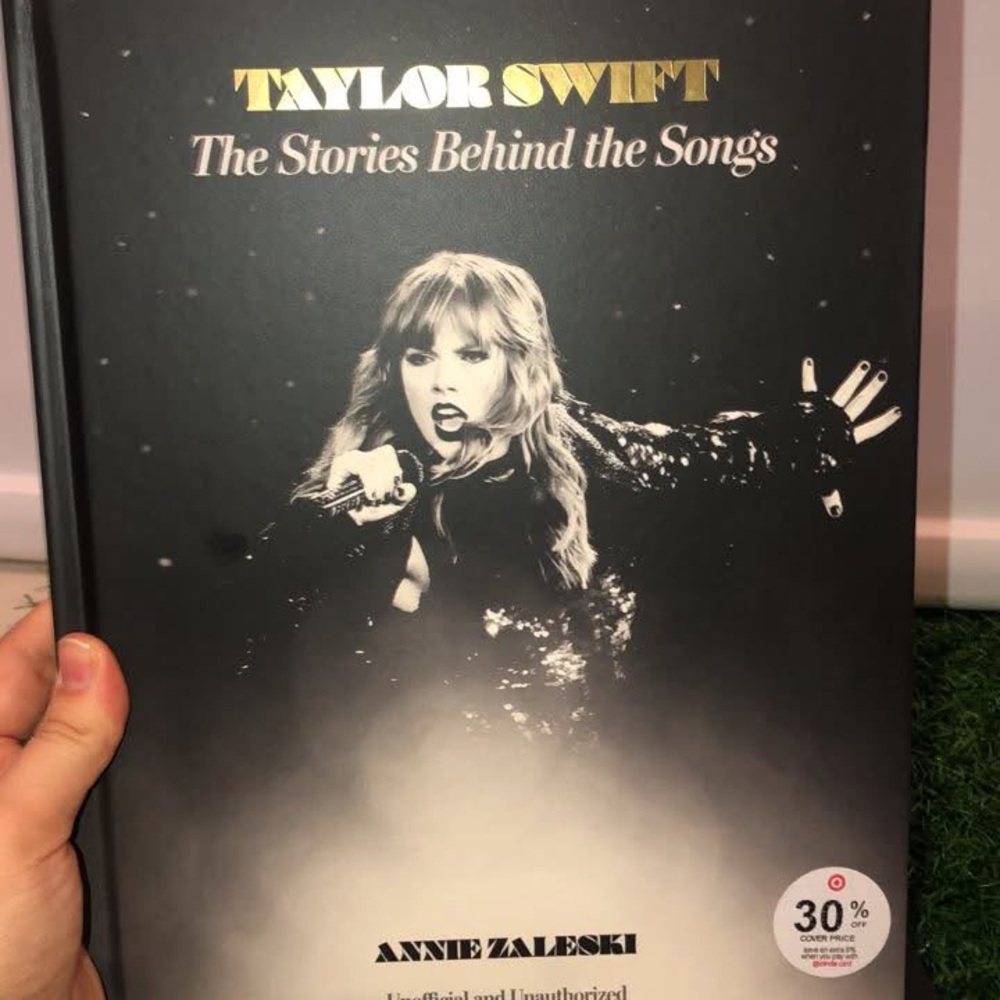 Taylor Swift: The Stories Behind the Songs Book